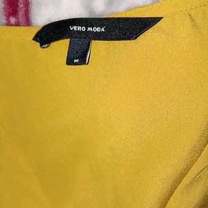 Stylish Yellow V-Neck Top