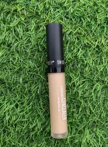Swiss Beauty Liquid Concealer shade 03 LIGHT MOYEN