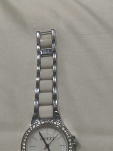 Gucci Watch - Elegant &amp; Stylish