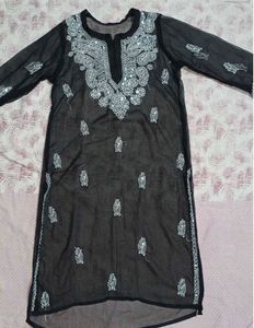 Elegant Black Embroidered Kurta