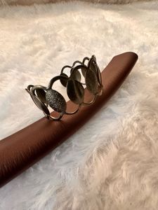 Unique Leaf Design Bangle Bracelet