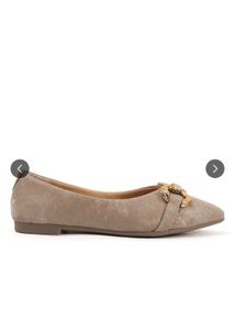Beige ballerina