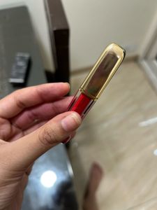 Long-Stay Hydrating Lipstick