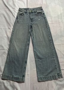 Wide Leg Light Wash Jeans size 28