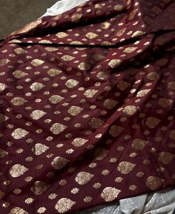 Maroon Banarasi Saree with Gold Weave(women’s)