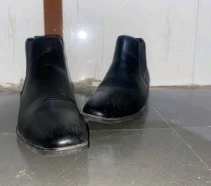 Men's Black Leather Chelsea Boots