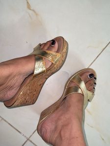 Chic Gold Wedge Sandals