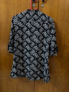 Stylish Black &amp; White Printed Kurta