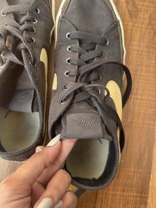 Nike Brown &amp; Gold Casual Sneakers