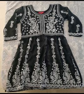 Elegant Black Embroidered Kurta