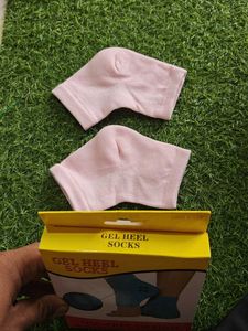 Gel Heel Socks - Toe-Free Design pink colour