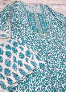 Beautiful Blue &amp; White Cotton Kurta Set