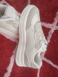 Women Stylish Cream Platform Sneakers