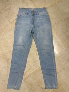 Light Wash High Waisted Jeans