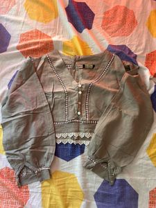 Stylish Grey Top with Balloon Sleeves