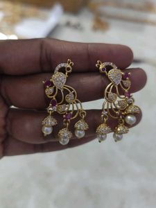 Ad stone earrings