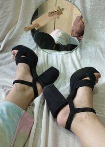 Black Block Strap Heels👠💕