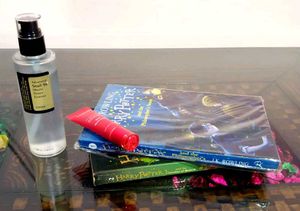 ⚡ Harry Potter Books 1 &amp; 2 Bundle(like new) 🪄
