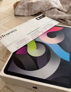 Apple iPad Air 4th Gen (256GB)
