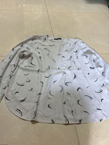 Chic White &amp; Black Abstract Print Top