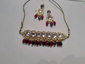 Stunning Kundan Necklace & Earring Set
