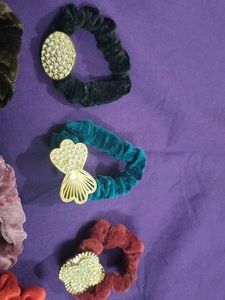 Set of 8 Velvet Hair Scrunchies 🤩