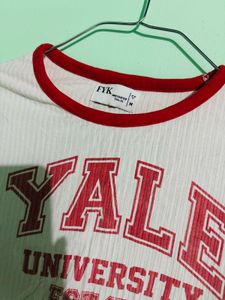 Retro Yale University Graphic Cropped T-Shirt