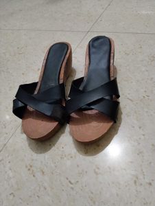 Stylish Black Wedge Sandals