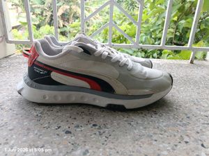 Puma Sneakers
