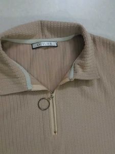 brand new 👌🆕☑️Ribbed Half-Zip Collared Tee