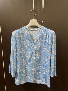 Blue Floral Print V-Neck Top