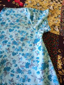 Cute Blue Floral Print Top