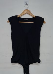 DYNAMITE Medium V-Neck Black Bodysuit
