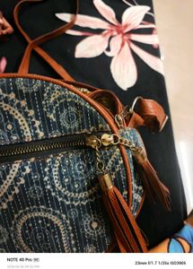 Round Sling Bag