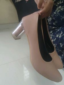 Chic Pointed Toe Heels