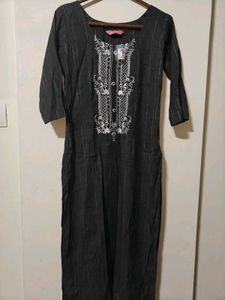 Black Embroidered Straight Kurta – New with Tag
