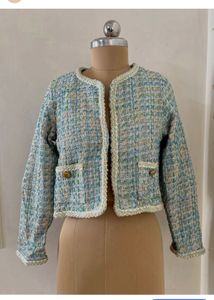 Chic Tweed Cropped Jacket