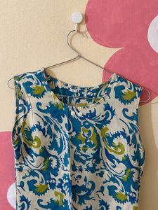 Blue &amp; White Printed Sleeveless Kurta