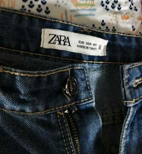 ZARA Baggy jeans.