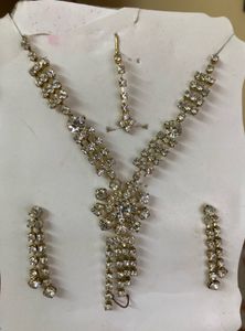 Stunning Rhinestone Jewellery Set