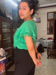 Vibrant Green Ruffled Top🟢