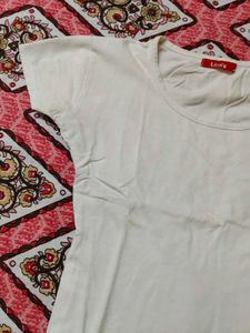 Levi's Cream T-Shirt