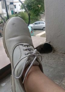 Uniform Classic White Lace-Up Sneakers