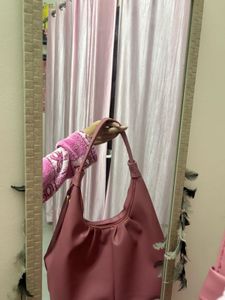 Stylish Pink Handbag //college bag