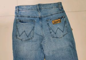 Wrangler Men's Casual Jeans. New With Tag . Good