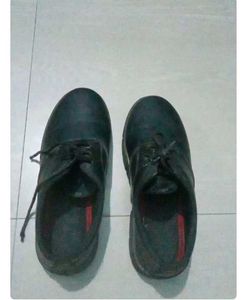 Black shoes 2 pair