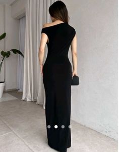 Elegant Black One-Shoulder Maxi Dress