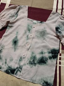 Tie-Dye Puff Sleeve Square Neck Top