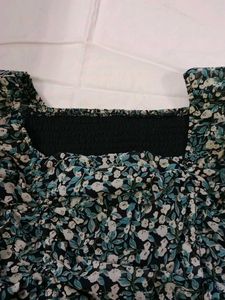 Floral Puff Sleeve Ruched Crop Top