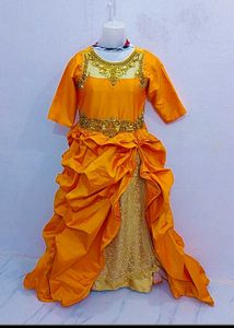 Stunning Orange 🧡 gown